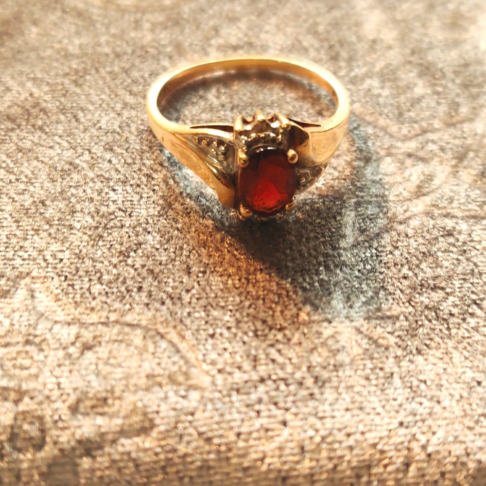 10K Solid Gold Garnet and Diamond ring